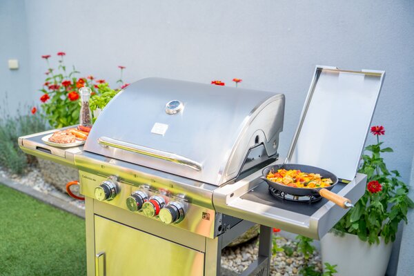 Plynový gril CALIFORNIA BBQ, 4 hořáky, s redukčním ventilem, stříbrná Penta CZ