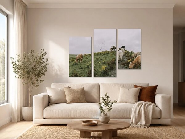Skot na horské pastvině – Třídílný obraz C, 90 × 60 cm