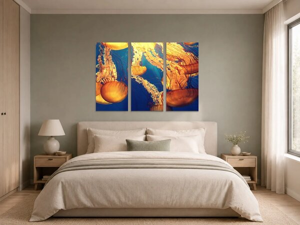 Zlatavé medúzy v modré hlubině – Třídílný obraz A, 90 × 60 cm