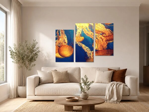 Zlatavé medúzy v modré hlubině – Třídílný obraz C, 90 × 60 cm
