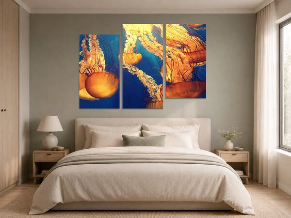 Zlatavé medúzy v modré hlubině – Třídílný obraz C, 120 × 80 cm