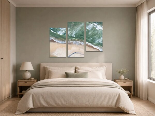 Příboj na písečné pláži z výšky – Třídílný obraz C, 90 × 60 cm