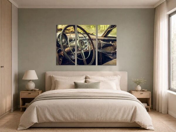 Volant opuštěného veteránu – Třídílný obraz A, 90 × 60 cm