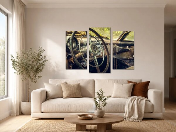 Volant opuštěného veteránu – Třídílný obraz B, 90 × 60 cm