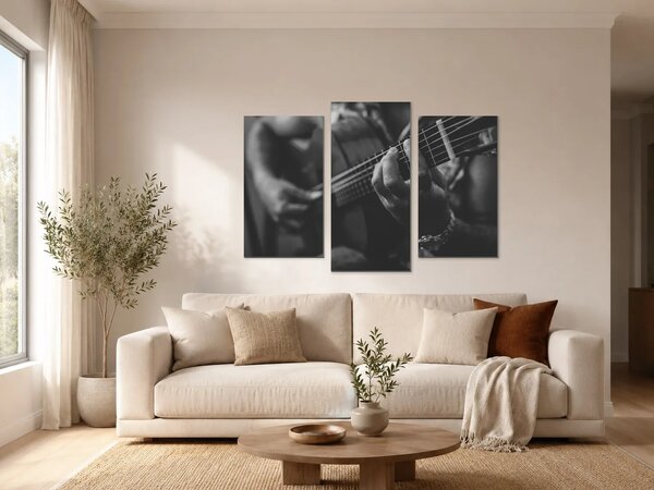 Prsty na strunách kytary – Třídílný obraz B, 90 × 60 cm
