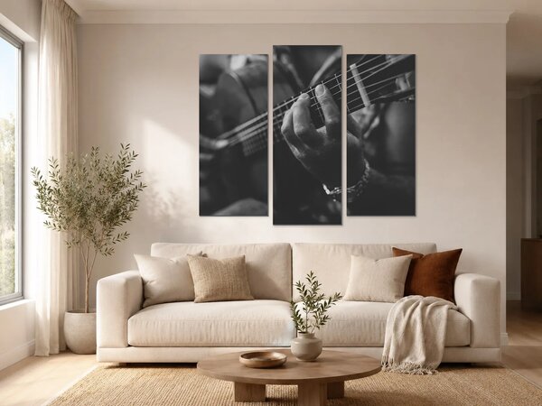 Prsty na strunách kytary – Třídílný obraz B, 120 × 100 cm