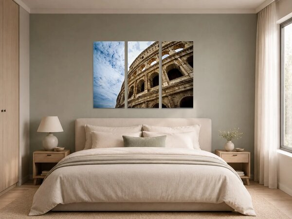 Koloseum pod dramatickou oblohou – Třídílný obraz A, 90 × 60 cm