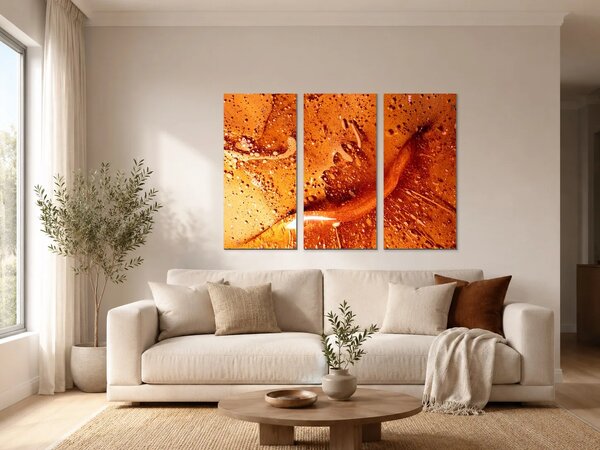 Jantarová abstrakce s kapkami – Třídílný obraz A, 90 × 60 cm