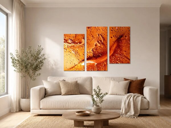 Jantarová abstrakce s kapkami – Třídílný obraz C, 90 × 60 cm