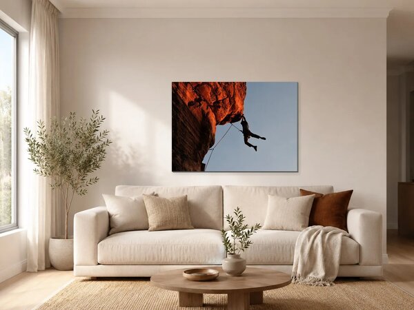 Lezec pod oranžovým skalním převisem – Jednodílný obraz, 70 × 50 cm