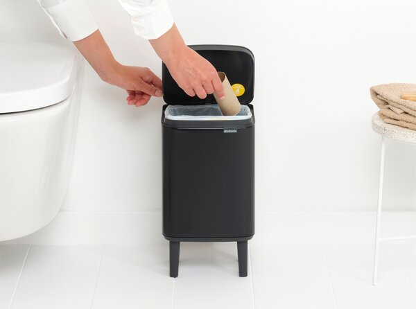 Brabantia dotykový odpadkový koš Bo Hi - 4 L, černá