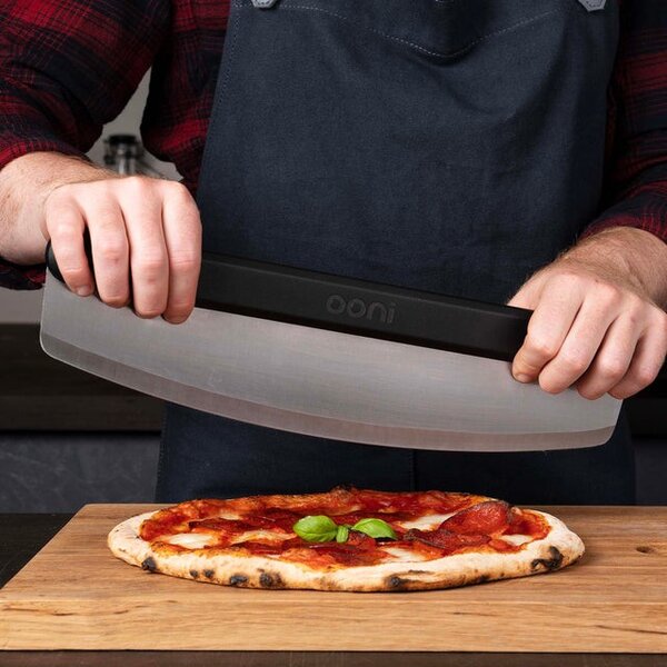 Ooni kolébkový kráječ na pizzu