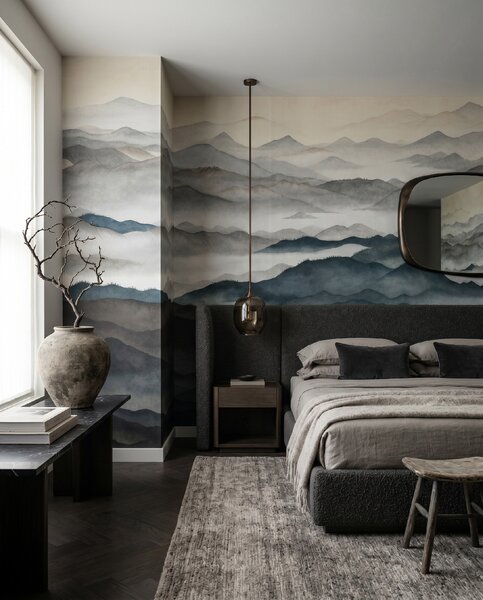 FUGU Luxusní designová tapeta mlhavé hory a panoramatická krajina – Roerich Light Materiál: Digitální eko vlies - klasická tapeta nesamolepicí