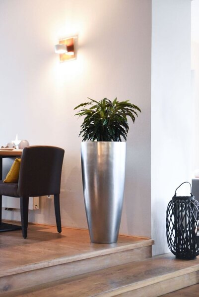 Exkluzivní květináč CITY, sklolaminát, výška 80 cm, stříbrná metalíza