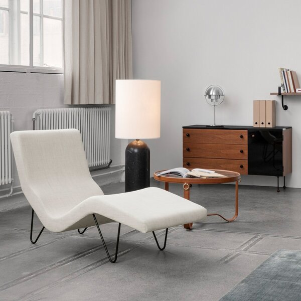 -25 % Dny MOMENTI– GUBI Kovová stolní lampa Multi-Lite