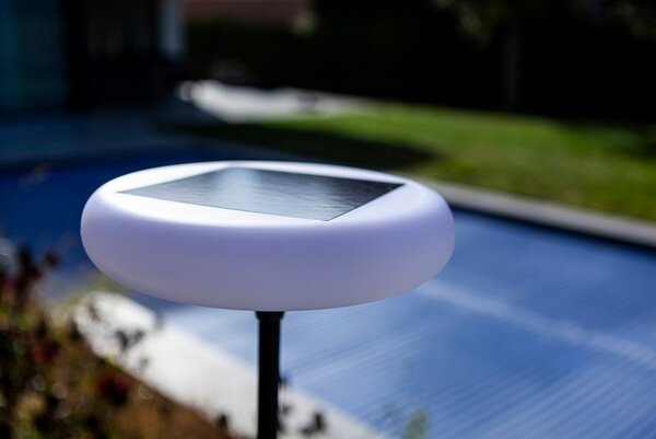 Lutec 6910901012 LED zahradní solární stojací svítidlo Pops 1x5,1W | 480lm | 3000K | IP54 - USB, černá