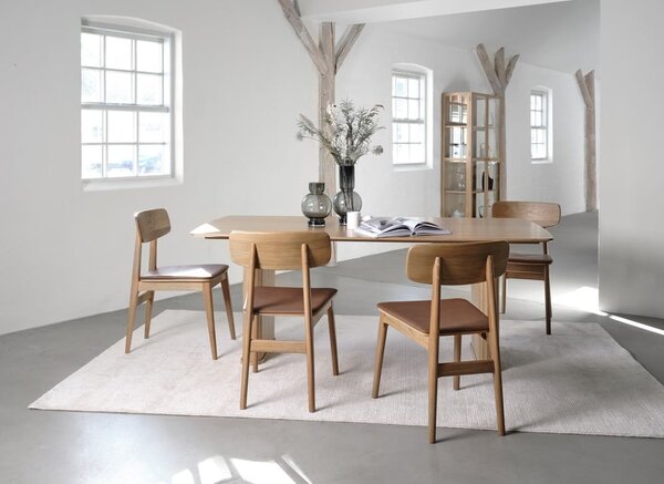 Jídelní židle z imitace kůže v koňakově hnědo-přírodní barvě Livo – Unique Furniture