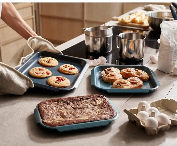 Plechy v sadě 3 ks 41x30 cm Nest™ Bake – Joseph Joseph