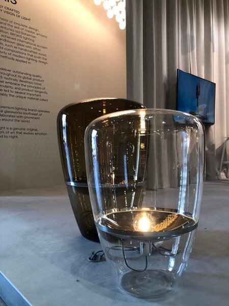 Brokis Designová stolní lampa Balloons medium, PC857 Barva skla: Hnědá kouřová - transparentní sklo, Barva el. vedení: Textilní kabel - světle šedý, Reflektor: citrónově žlutá