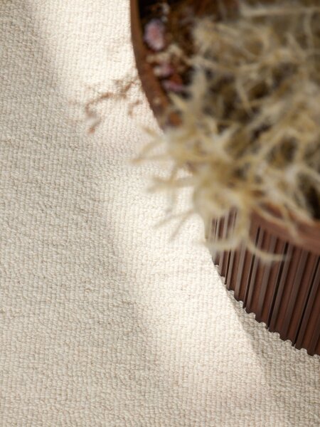 Koberec Elle Decoration Puristic Knots naturální / bílý kruh