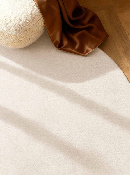 Koberec Elle Decoration Puristic Knots naturální / bílý kruh