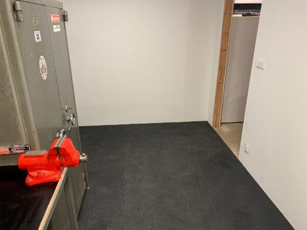 Gumová dlaždice ALFA 30 x 30 cm, černá MHEU5100330