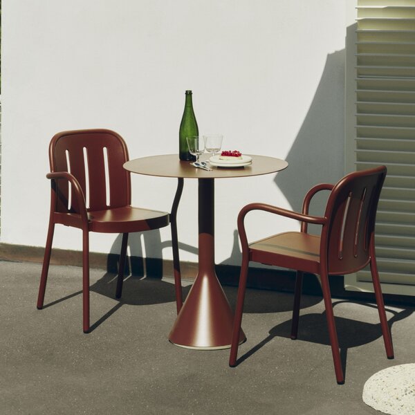 Venkovní stůl Palissade Cone Iron Red Ø 70 cm