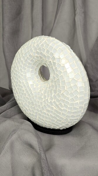 Stolní lampa bílá Donat, 25 cm, mozaiková, ruční práce