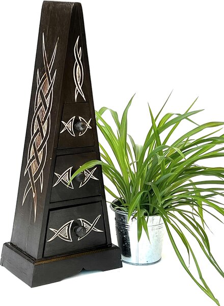 DanDiBo devná komoda Skíový nábytek pyramida se 3 zásuvkami "Keltská" 60 cm interiérový designový nábytek do interiéru