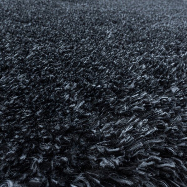 Antracitový běhoun 80x250 cm Fluffy – Ayyildiz Carpets