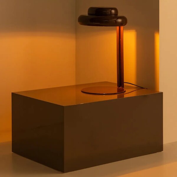 WOOOD Tmavě červená kovová stolní lampa Rassy