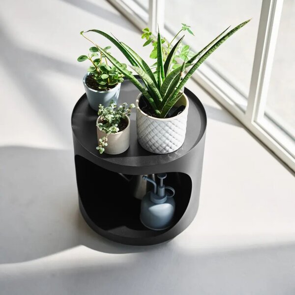 YAMAZAKI Černý kovový odkládací stolek Tower 30 cm