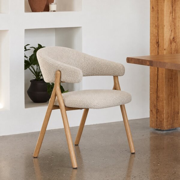 Unique Furniture Krémová bouclé jídelní židle Frances s dubovým dekorem