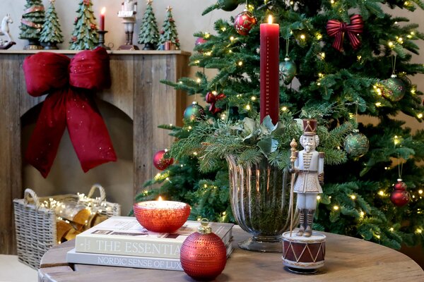 Hudební natahovací skříňka Louskáček Cherry Noël – Ø 8,5*28 cm - Chic Antique
