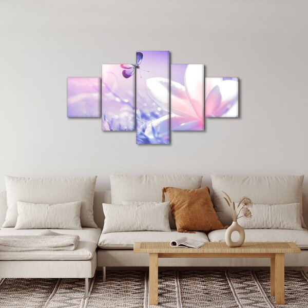 Obraz - Motýl přilítající na květ (125x70 cm)