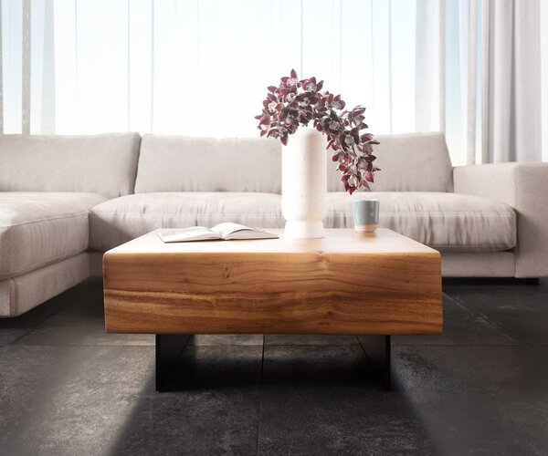 DELIFE Konferenční stolek New Live-Edge 80x60 cm akácie přírodní 2 zásuvky závěsná kovová podnož černá