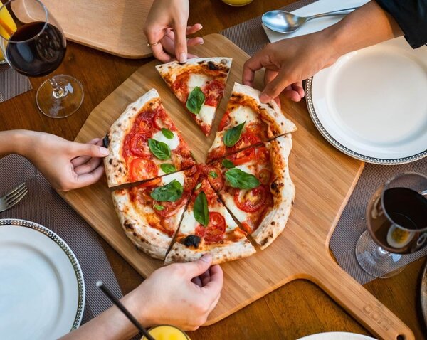 Bambusové prkénko na pizzu Ooni 12
