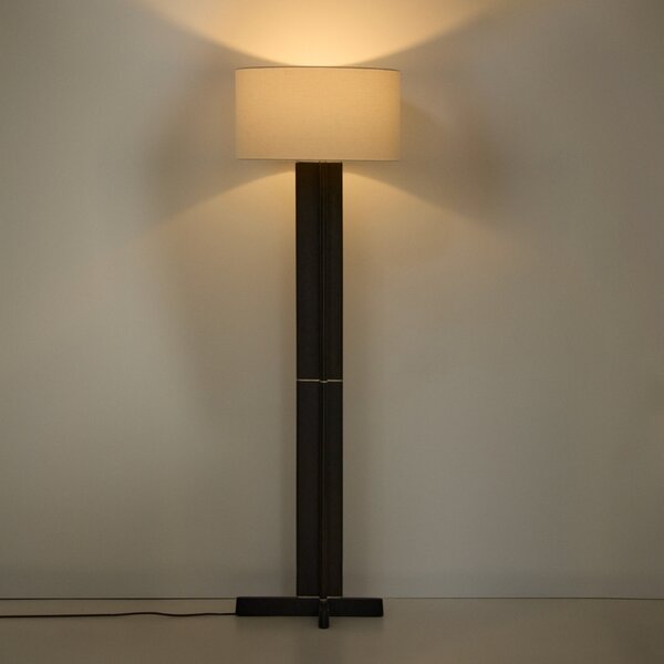 Kave Home Tmavá dřevěná stojací lampa Niani 151 cm