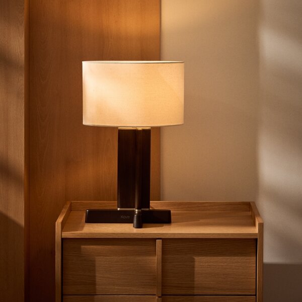 Kave Home Tmavá dřevěná stolní lampa Niani