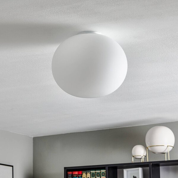 FLOS Glo-Ball - kulové stropní svítidlo 33 cm, stmívatelný, Bílá / opál, Obývací pokoj / jídelna, Sklo, Design, Koule