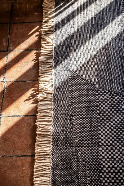 Nanimarquina Koberec Wabisabi, antracitový, novozélandská vlna Barva: Anthracite (antracitová), Rozměr: 170x240 cm