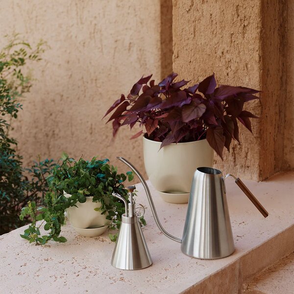 Audo Copenhagen designové zahradní konve Hydrous Plant Mister