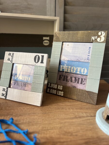 Námořnický fotorámeček na postavení Velikost: 10x10cm hnědobílý