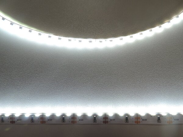 LED pásek s bočním svitem 8mm 14,4W/m, PROFI, 12V, IP20, 120LED/m Barva světla: Teplá bílá, 3000K