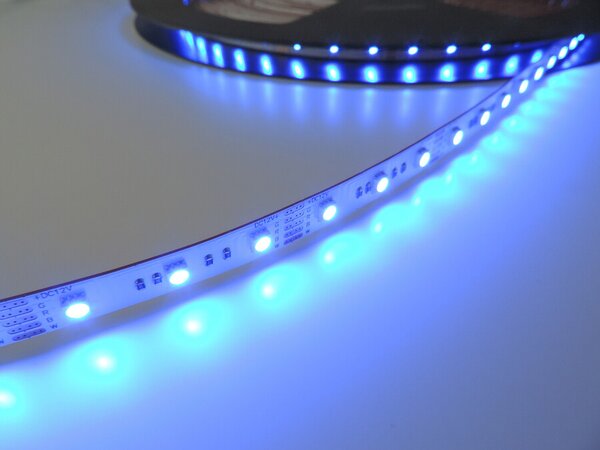 RGBW LED pásek 4v1, 19,2W/m, RGB+bílá 4300K, 10mm, PROFI, 24V, IP20, 60LED/m, 4040