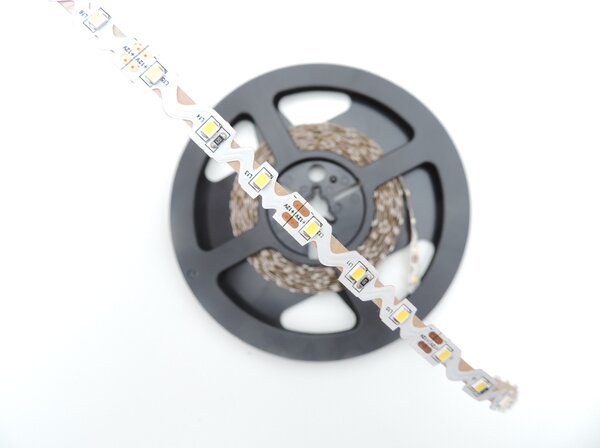 LED pásek OHEBNÝ 8mm 12W/m, PROFI, 12V, IP20, 60LED/m, SMD2835 Barva světla: Teplá bílá, 2700K