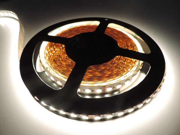 RGBW LED pásek 4v1, 30,6W/m, RGB+bílá, 12mm, PROFI, 24V, IP20, 90LED/m, 5050 Barva světla: Teplá bílá, 3000K