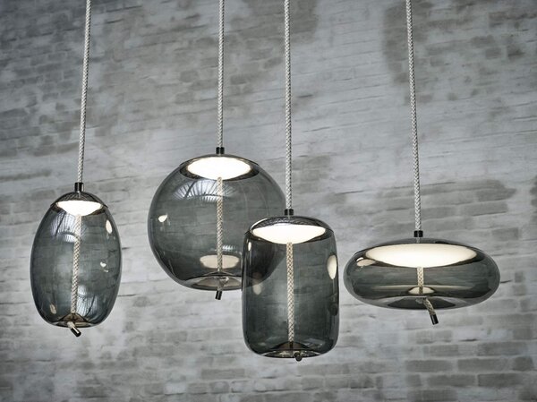 Brokis Designové LED závěsné svítidlo Knot Cilindro PC1019 Barva skla: Šedá kouřová - transparentní sklo, Povrchová úprava baldachýnu: Mosaz, Povrch reflektoru: Mosaz