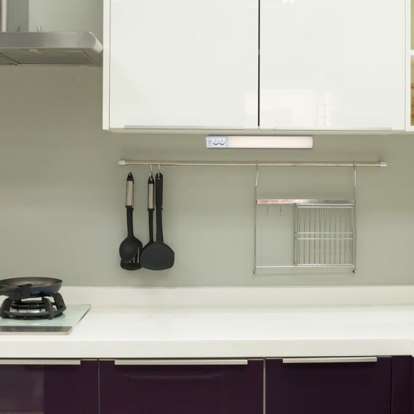 RABALUX 78041 Bath 2E svítidlo pod kuchynskú linku so zásuvkou š700mm LED 15W/1300lm 4000K bílá