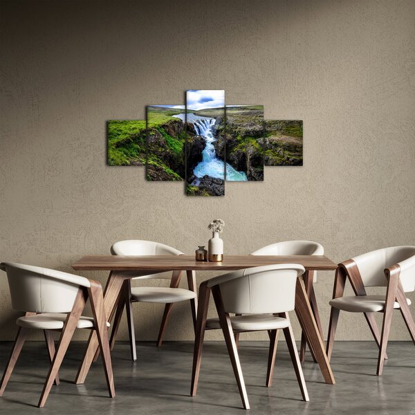 Obraz vodopádu mezi skalami (125x70 cm)